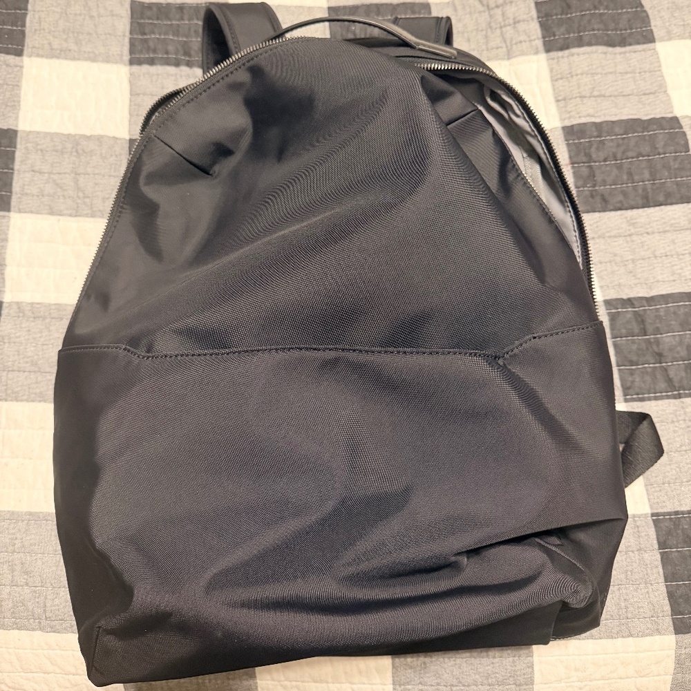 Away Everywhere Zip Backpack-Black